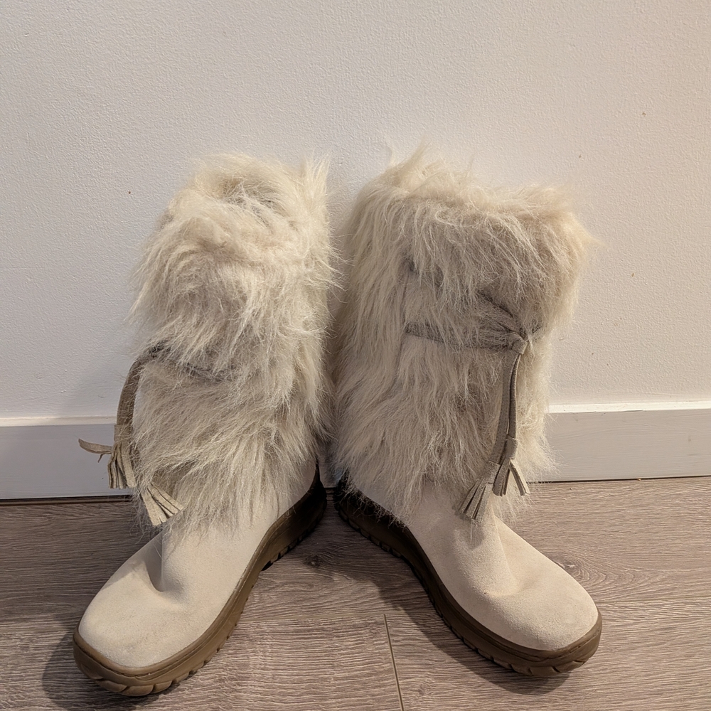 Faux Fur Cream Winter Boots - Women's Cozy Snow Boot